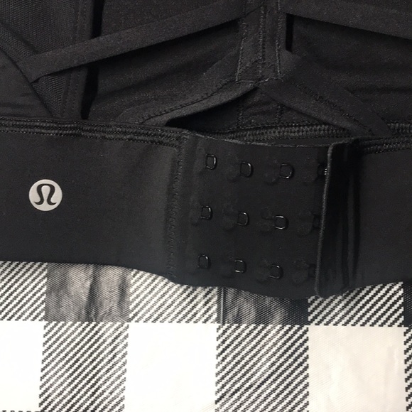 Lululemon Sport Bra Size 2 - Picture 4 of 11